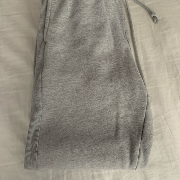 Joggers - Picture 3 of 3